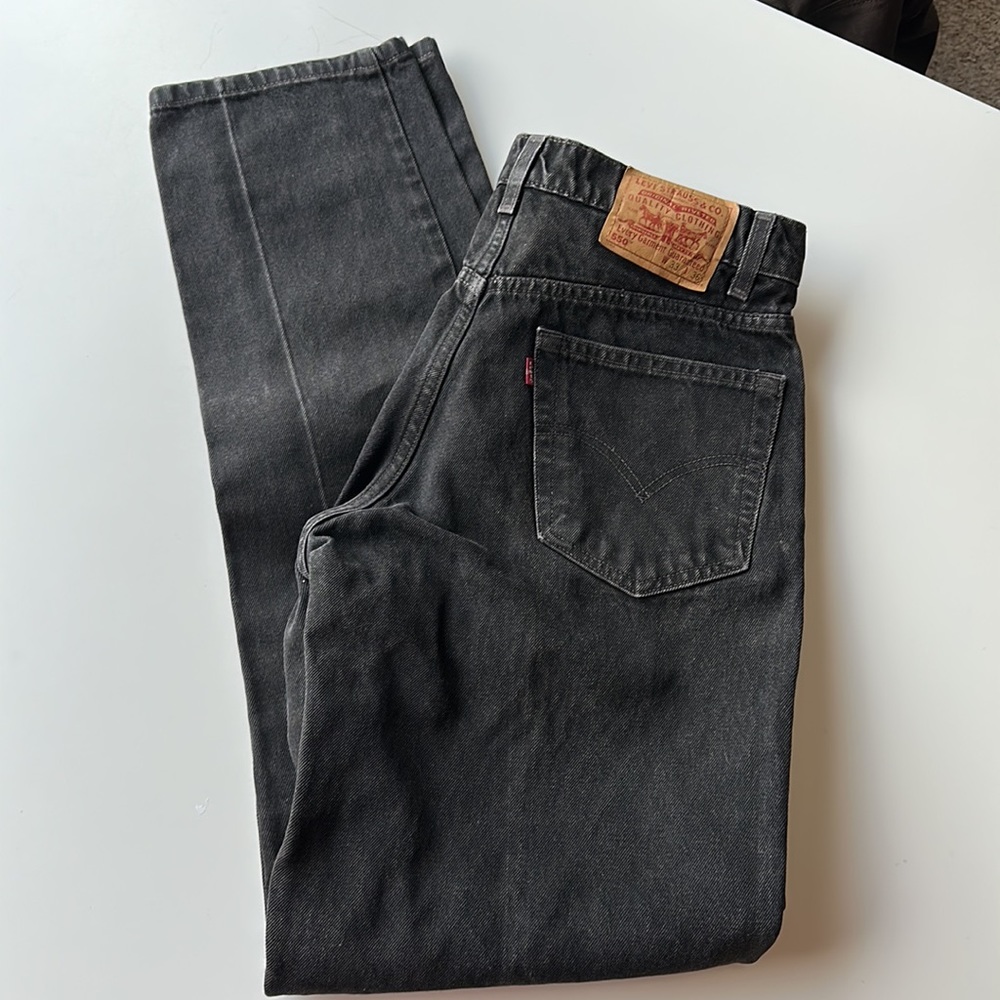 LEVIS Tall Vintage 550 High Rise 90’ mom jeans in black relaxed fit